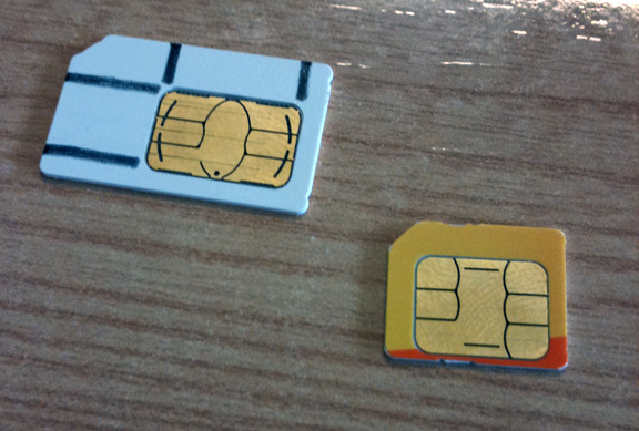 Make your own Micro-SIM using a pair of scissors | The 23x blog